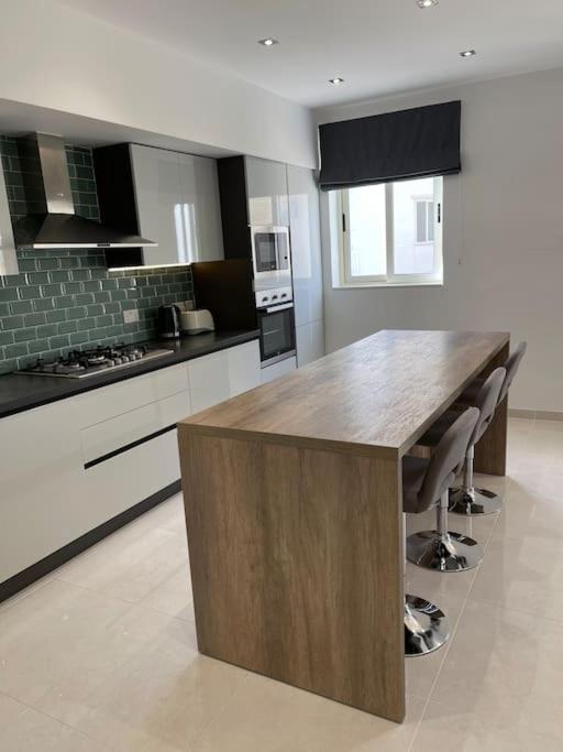 Sunset Apt Modern 1 Bedroom Apt Near The Beach Birżebbuġa Dış mekan fotoğraf